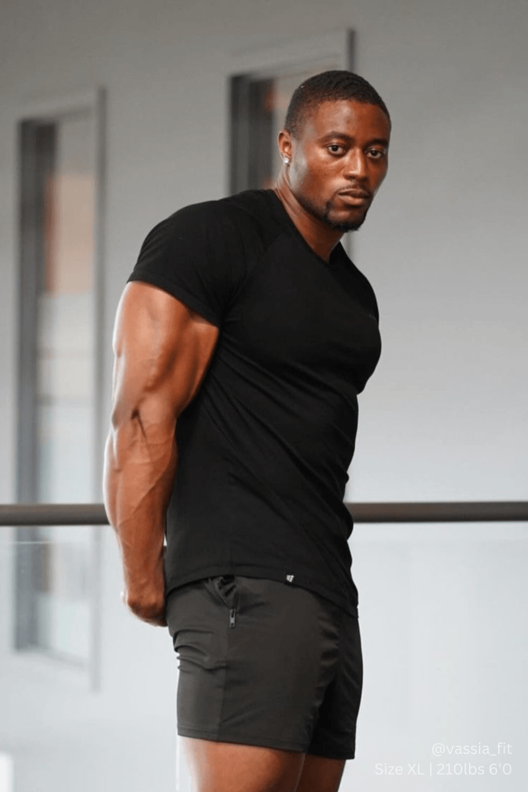 Titan 2.0 Muscle-Fit T-Shirt - Black